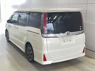 TOYOTA NOAH 2017