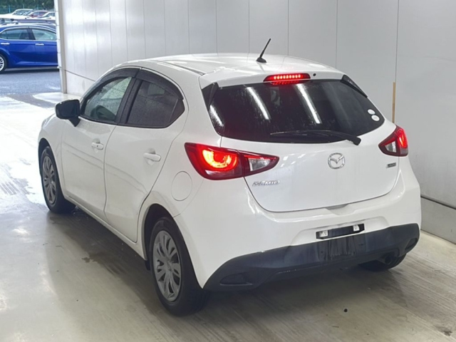 MAZDA DEMIO 2015