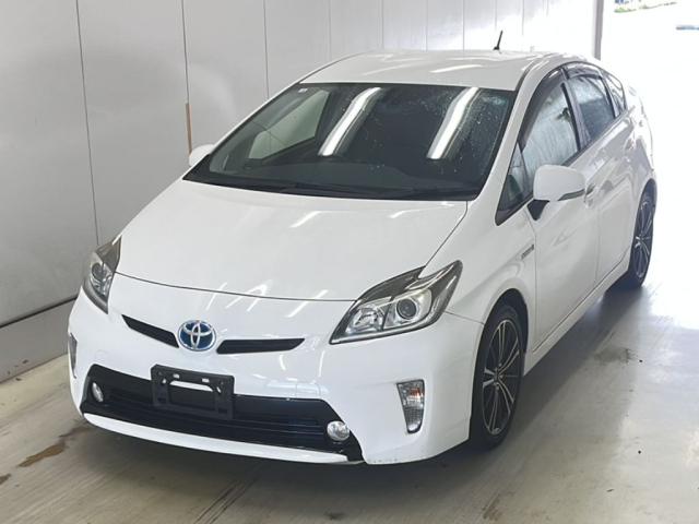 TOYOTA PRIUS 2014