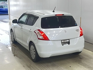 SUZUKI SWIFT 2015