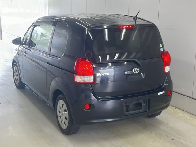 TOYOTA PORTE 2012