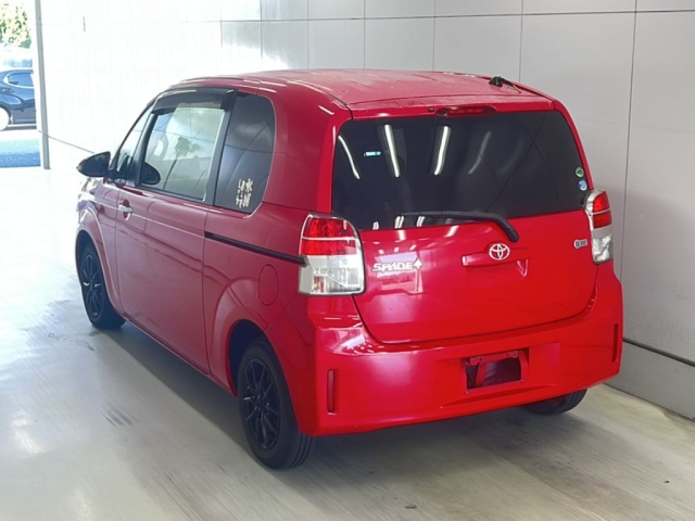 TOYOTA SPADE 2013