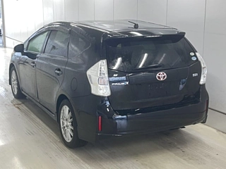 TOYOTA PRIUS ALPHA 2012
