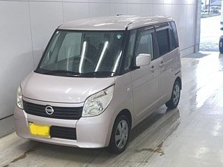 NISSAN ROOX 2011