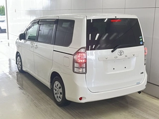 TOYOTA VOXY 2012
