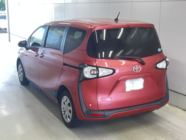 TOYOTA SIENTA 2016