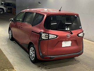 TOYOTA SIENTA 2016