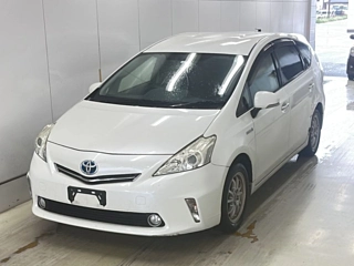 TOYOTA PRIUS ALPHA 2014