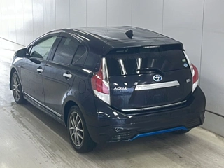 TOYOTA AQUA 2016
