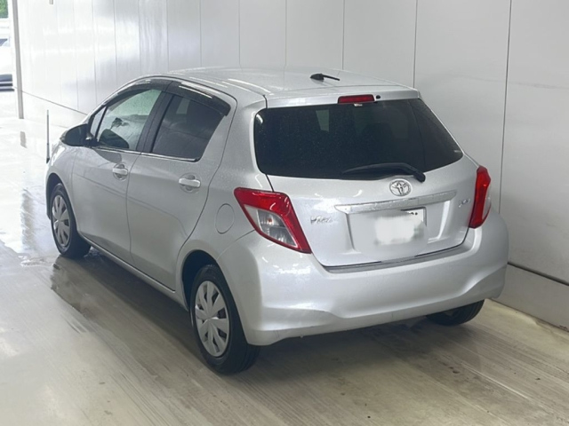 TOYOTA VITZ 2011