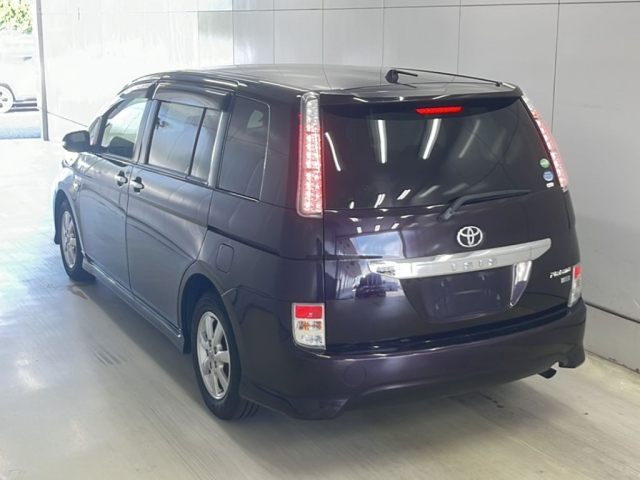 TOYOTA ISIS 2012