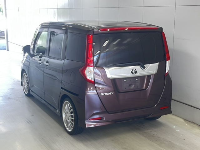 TOYOTA ROOMY 2017
