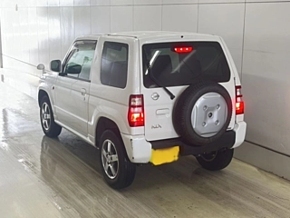 NISSAN KIX 2009