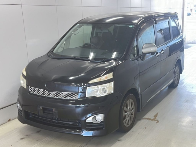 TOYOTA VOXY 2012