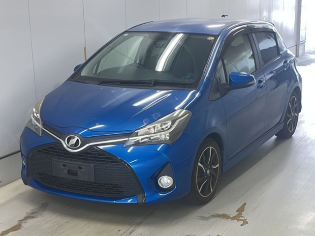 TOYOTA VITZ 2016