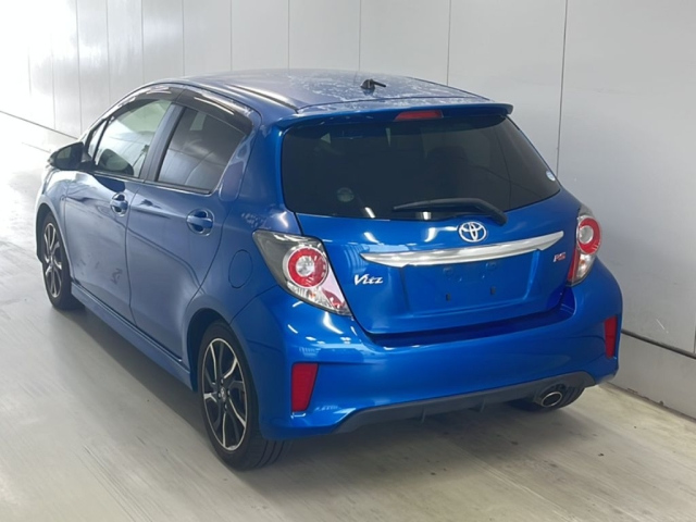 TOYOTA VITZ 2016