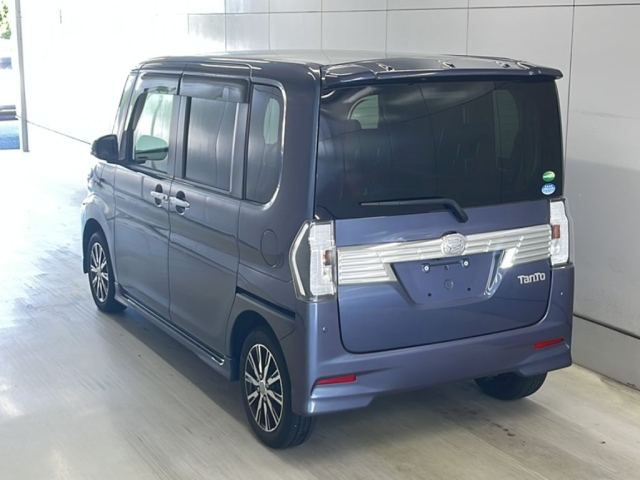 DAIHATSU TANTO 2018