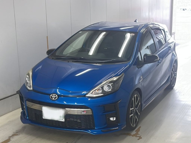 TOYOTA AQUA 2018