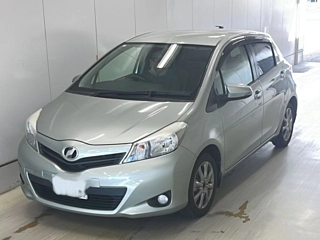 TOYOTA VITZ 2011