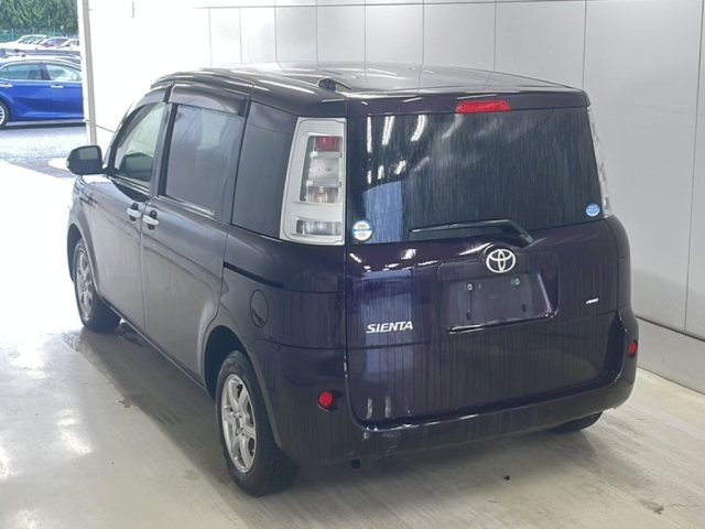 TOYOTA SIENTA 2012