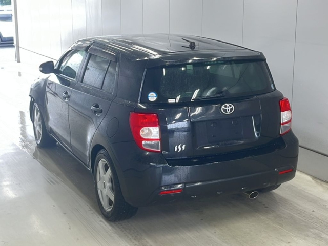 TOYOTA IST 2010