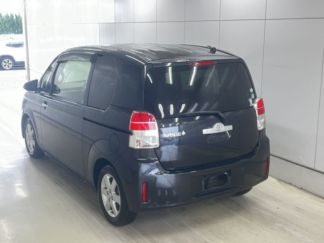 TOYOTA SPADE 2013