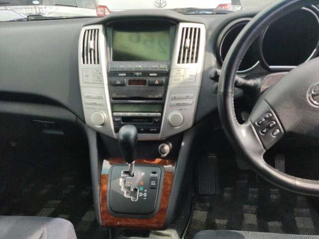 TOYOTA HARRIER 2009