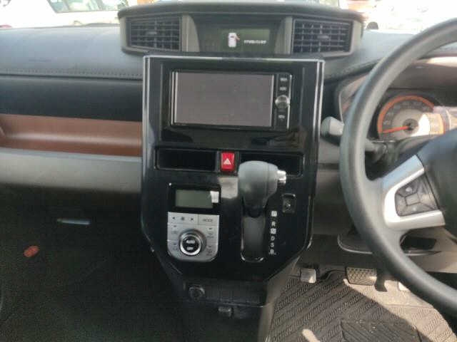 TOYOTA ROOMY 2018