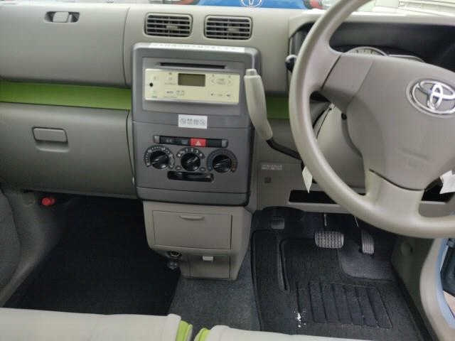 TOYOTA PIXIS SPACE 2016