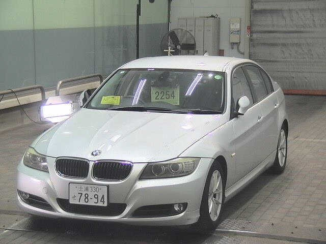 BMW 3 SERIES 2011