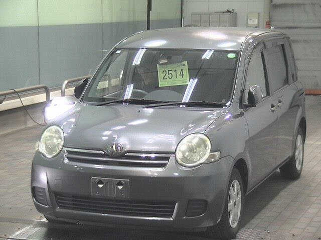 TOYOTA SIENTA 2010