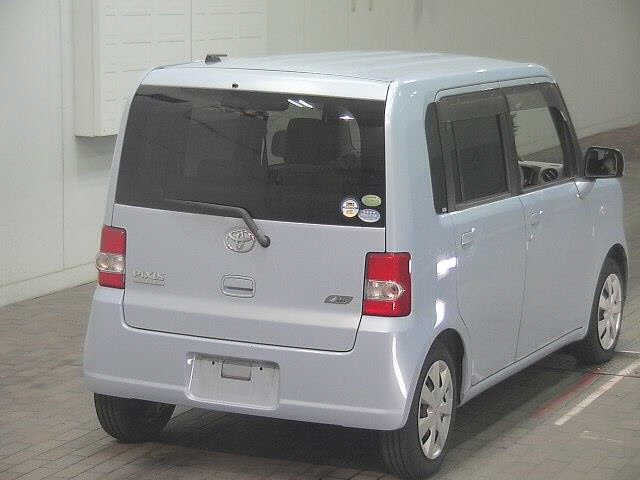 TOYOTA PIXIS SPACE 2016