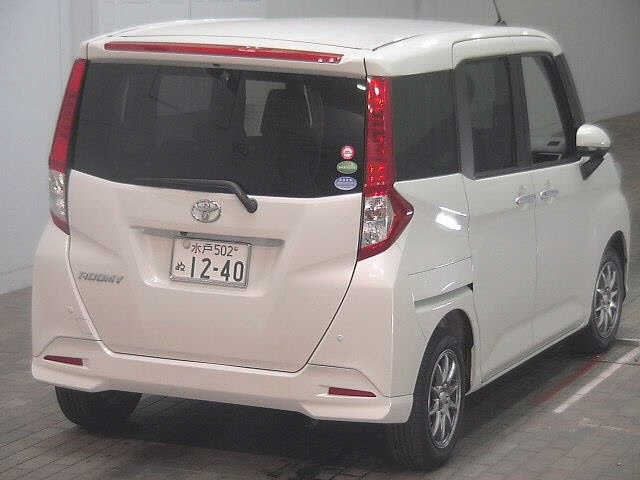 TOYOTA ROOMY 2018
