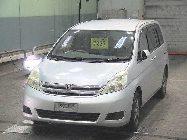 TOYOTA ISIS 2010