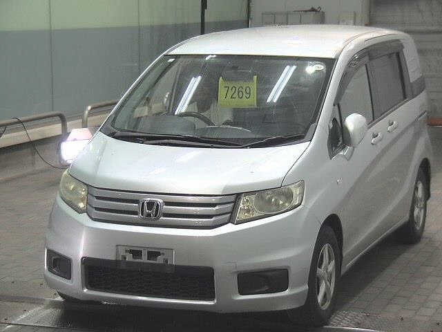 HONDA FREED 2010