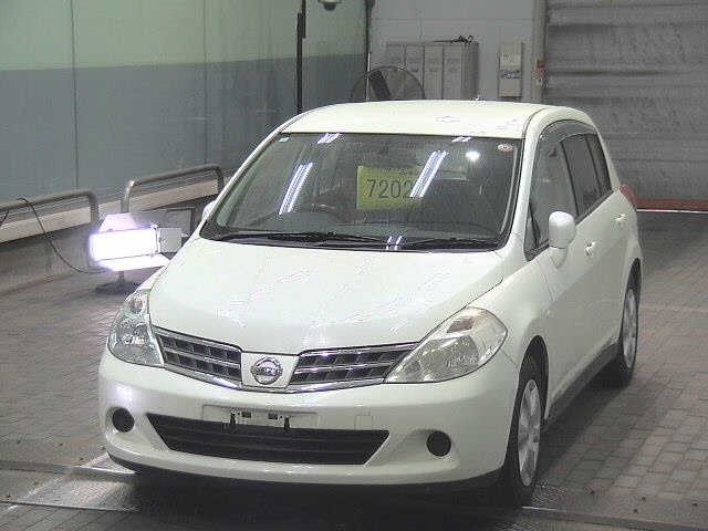 NISSAN TIIDA 2010