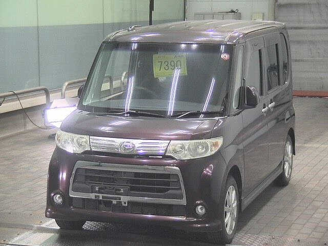 DAIHATSU TANTO 2015
