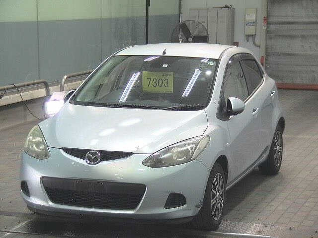 MAZDA DEMIO 2010