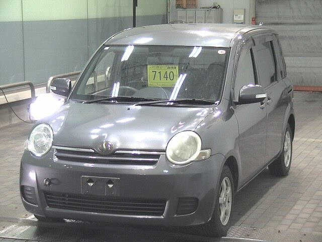 TOYOTA SIENTA 2010