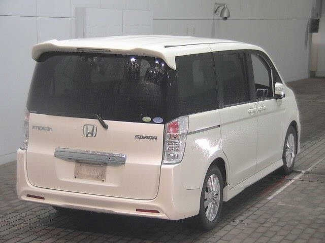 HONDA STEP WAGON 2011