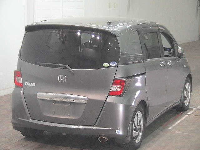 HONDA FREED 2010