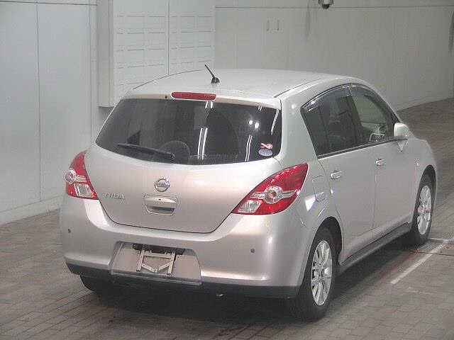 NISSAN TIIDA 2012