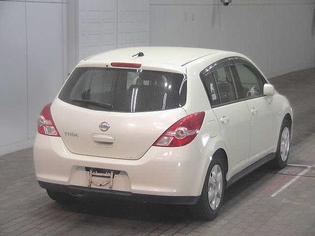 NISSAN TIIDA 2010