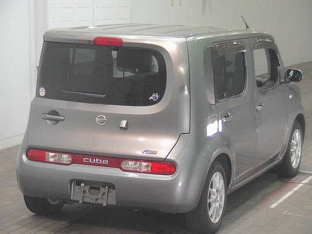 NISSAN CUBE 2010