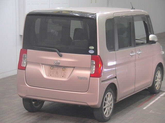 DAIHATSU TANTO 2015