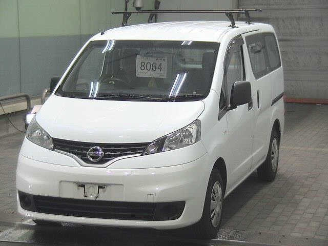 NISSAN NV200 2019