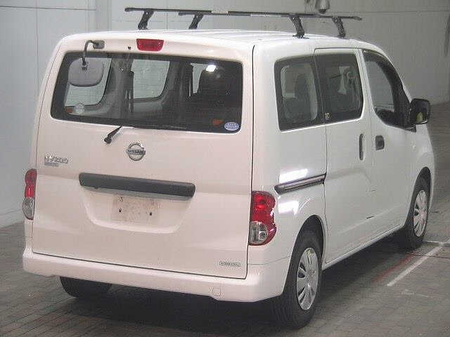 NISSAN NV200 2019