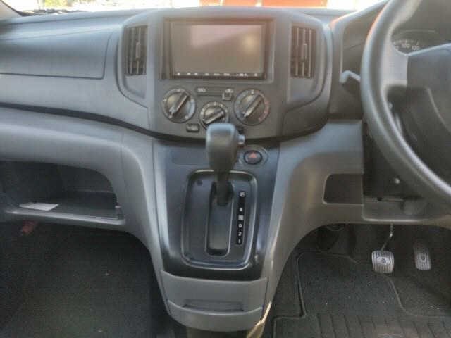 NISSAN NV200 2019