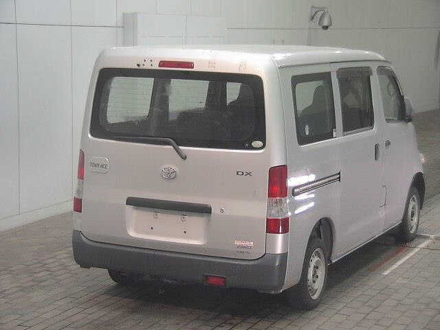 TOYOTA TOWN ACE VAN 2010