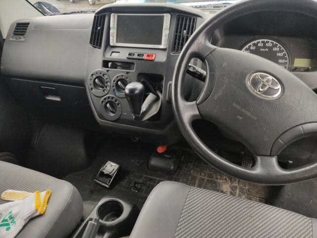 TOYOTA TOWN ACE VAN 2010